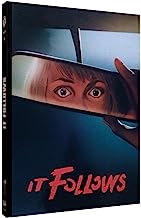 It Follows - 2-Disc Mediabook ( Cover A wattiert ) - limitiert auf 222 Stk. Blu-Ray + DVD